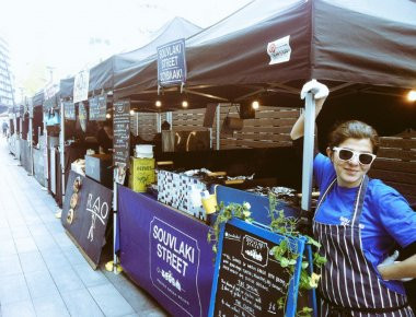 Μία Κρητικιά πήγε στο Λονδίνο για σπουδές και κατέκτησε την αγορά του street food! (φωτό)